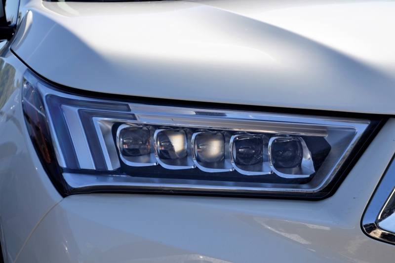 automobile-SALERNES-min_acura-headlamp-2834131